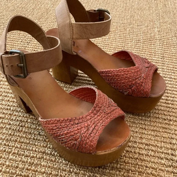 MIA Anthropologie wooden leather platform sandals heels - Picture 5 of 6